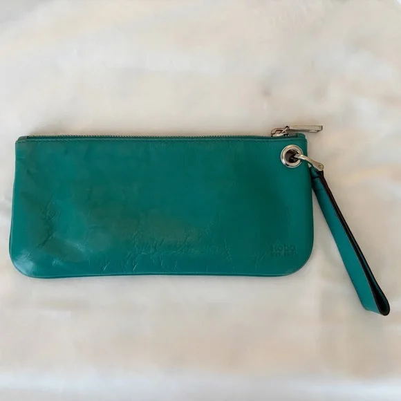 Hobo Vida Leather Wristlet Teal 11" x 5" - Picture 1 of 6